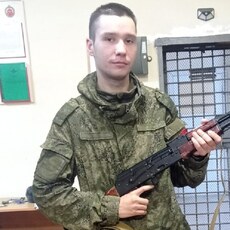 Илья, 24, Котово