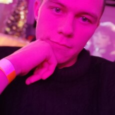 Адриан, 26, Видное