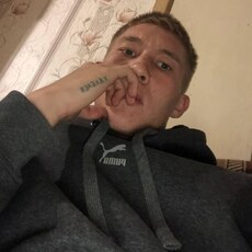 Вениамин, 25, Кизел