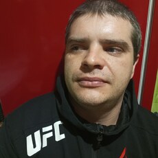 Евгений, 32, Губаха