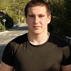 Миша, 19, Калининск