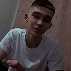 Игорь, 21, Высоковск