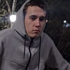 Тёма, 21, Славянск