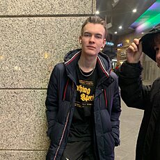 Тарас, 20, Муравленко
