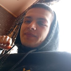 Серёга, 21, Луганск