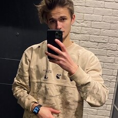 Валерий, 23, Вольск