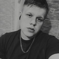 Максим, 24, Сураж