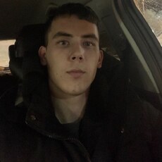 Виссарион, 25, Макеевка