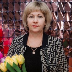 Лара, 61, Пласт