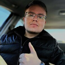Юлиан, 21, Уяр