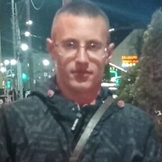 Анатолий, 29, Дно