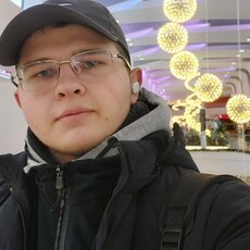 Гена, 23, Краснозаводск