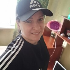 Аня, 42, Калининск