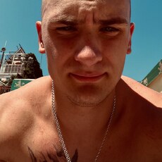 Ростик, 21, Калининск