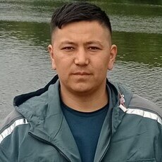 Лука, 32, Тырныауз
