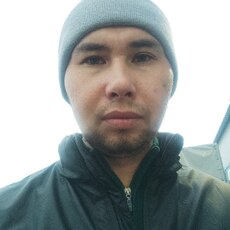 Михаил, 32, Перевальск