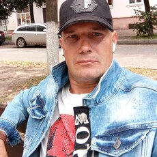 Лев, 41, Трёхгорный