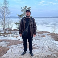 Виталий, 33, Петровское