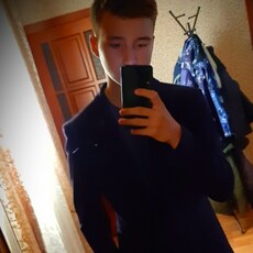 Валерий, 20, Красноармейск (ДНР)