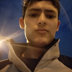 Афанасий, 23, Алчевск