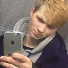 Макс, 21, Любань