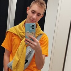 Харитон, 21, Болотное