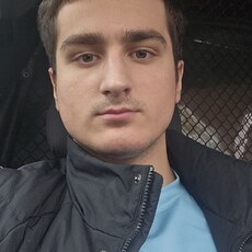 Юра, 21, Кировское