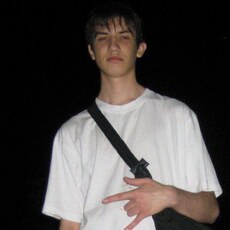 Олег, 20, Алчевск