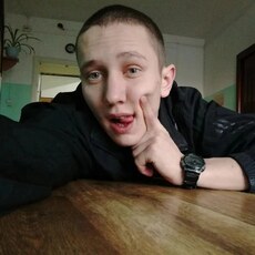 Георгий, 26, Бирюч