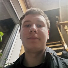 Адам, 21, Октябрьск