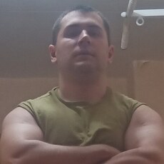 Гоша, 31, Мегион