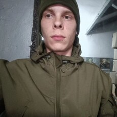 Артемий, 24, Северск (ДНР)