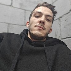 Артур, 28, Калининск