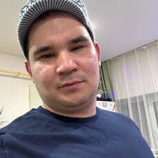 Геннадий, 28, Муравленко