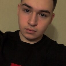 Михаил, 19, Советский