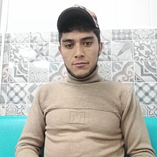 Максим, 27, Ревда