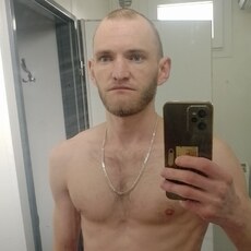 Лука, 32, Светлый