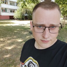 Валентин, 27, Дмитров