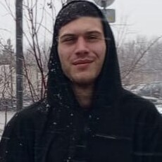 Владислав, 21, Светлый