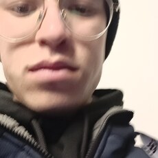 Артём, 21, Приморско-Ахтарск
