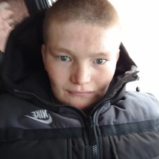 Платоша, 23, Калининск