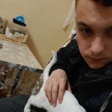 Радомир, 22, Гай