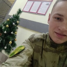 Юрий, 23, Болгар