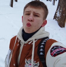 Илья, 20, Никольское