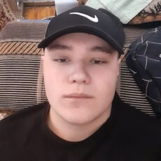 Максим, 19, Невельск
