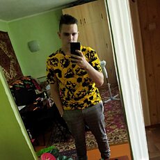 Дмитрий, 21, Белогорск (Амурская область)