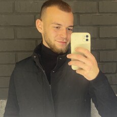 Арсений, 26, Холм