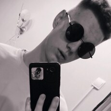 Слава, 20, Высоцк