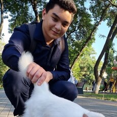 Илюха, 24, Усолье