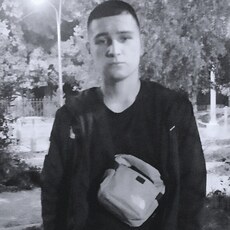 Виталий, 20, Анива